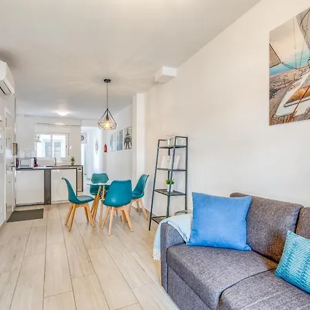 Hanami Castillo Apartment Estepona
